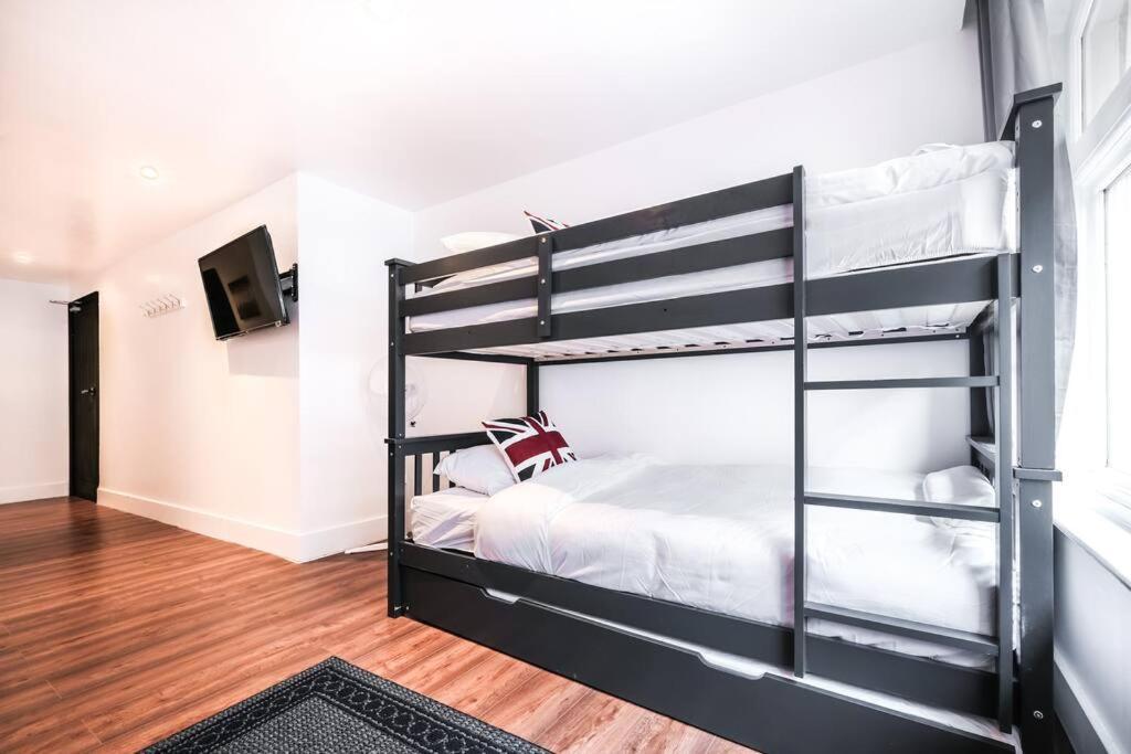 Spacious Apartment In Piccadilly Sleep 6 Vrb London Exterior photo